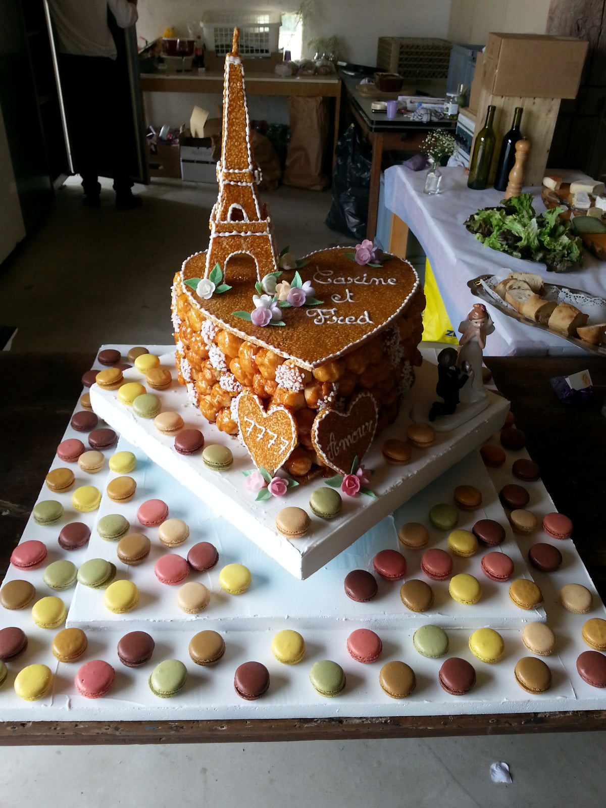 pièce montée cœur et tour Eiffel